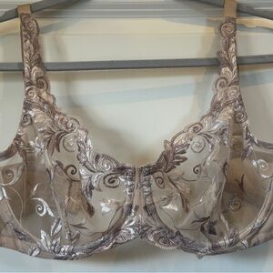 Elegant Lace Underwire Bra - Light Nude